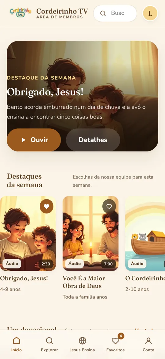 Tela inicial da plataforma, com o destaque da semana e as trilhas de conteúdo